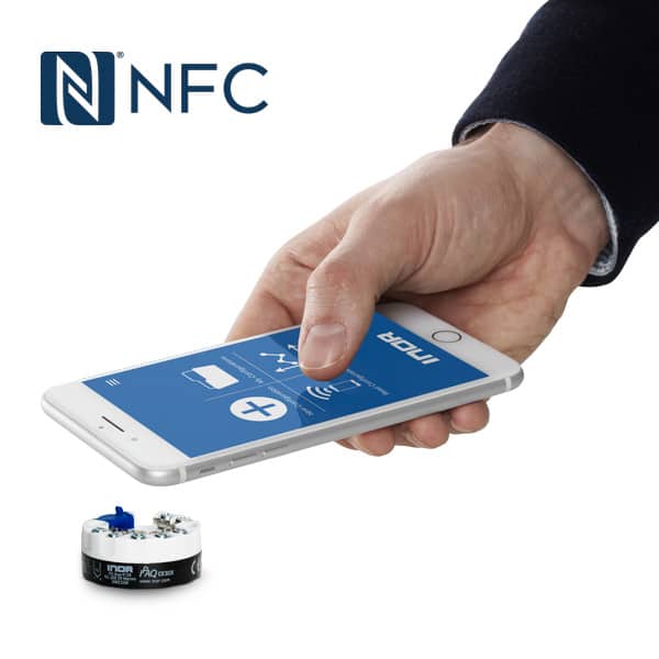 IPAQ_C530X_iphone-in-hand-nfc NFC konfigurering med iPhone